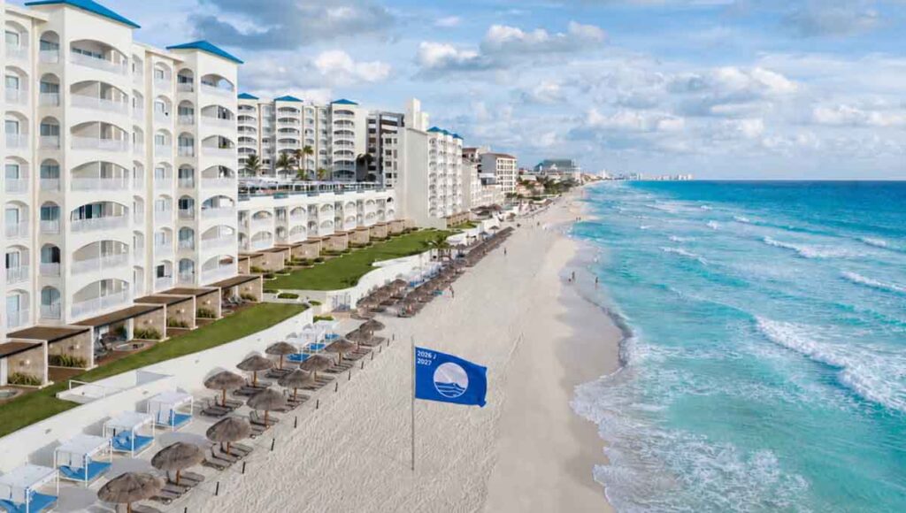 Hilton Cancún Mar Caribe Blue Flag