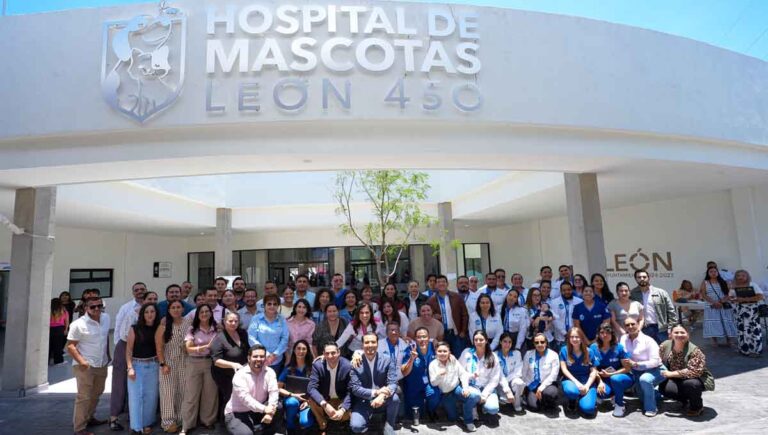 Hospital de Mascotas León 450 equipo
