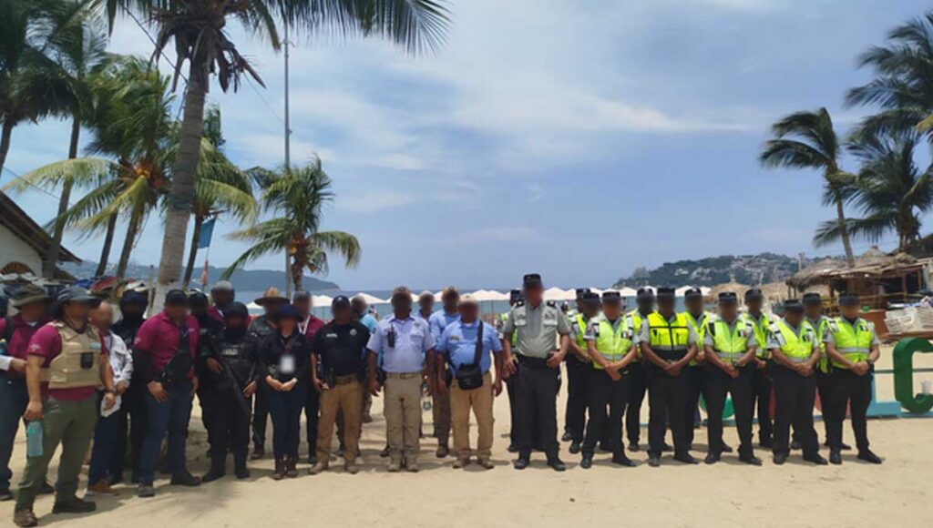 Profepa retiro de bodegas en Acapulco