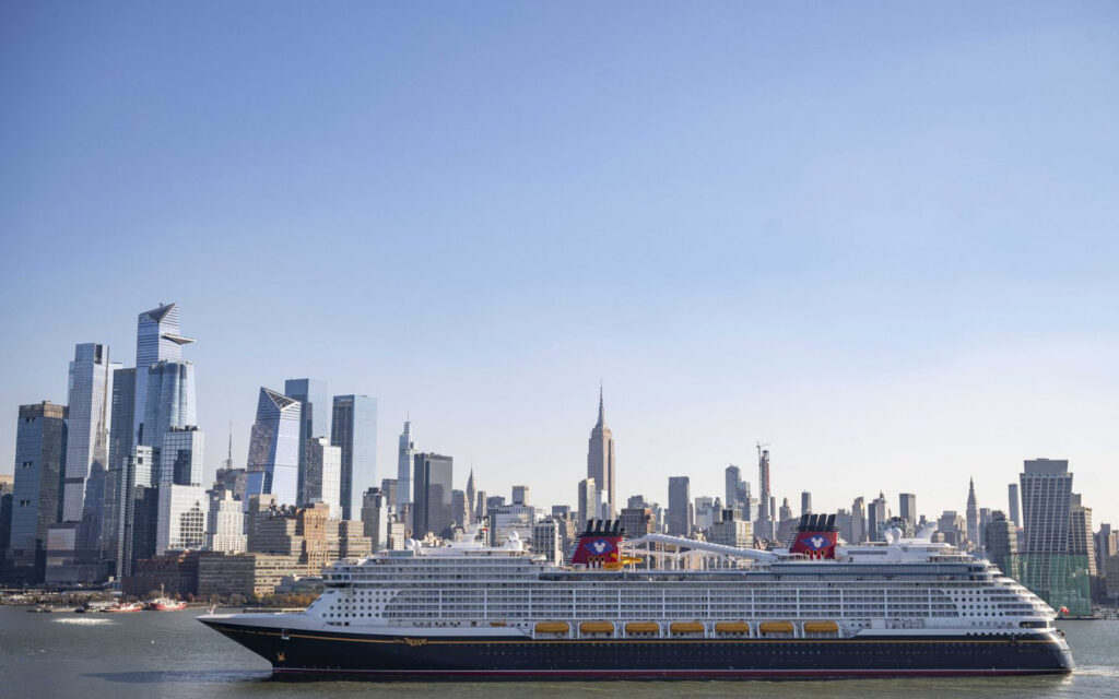 Disney Cruise Line Disney-Treasure-NYC-1536x1024