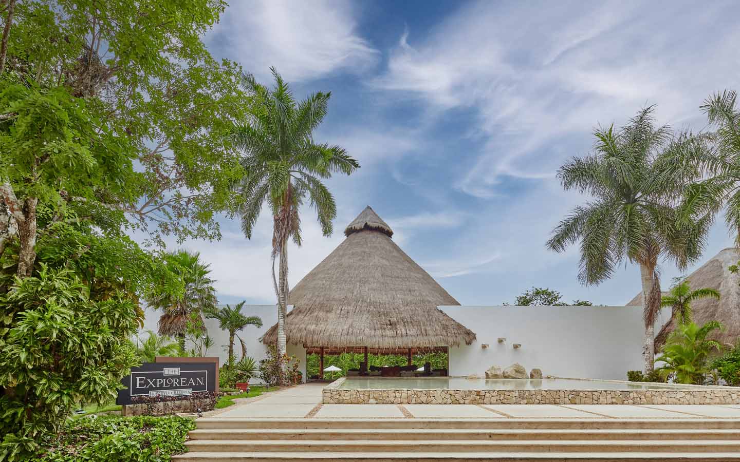 Posadas The Explorean Motor_Lobby