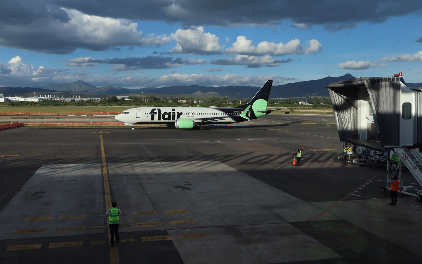 Guanajuato inauguración ruta Vancouver Flair Airlines