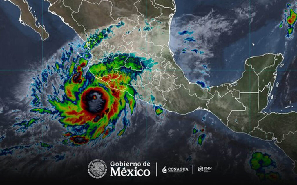 Huracán Simón Puerto Vallarta y Manzanillo